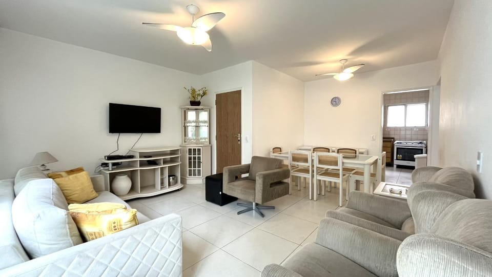 Communal lounge/ TV room, Living room, Dining area