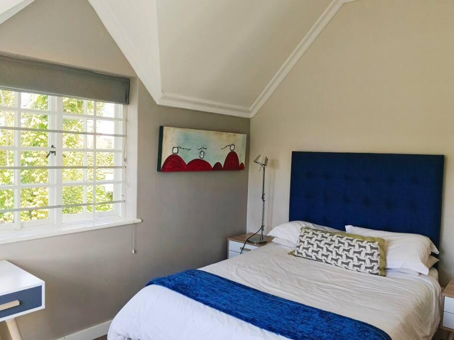 Exquisite family home, immaculate condition House in Cape Town