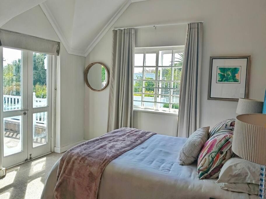 Exquisite family home, immaculate condition House in Cape Town