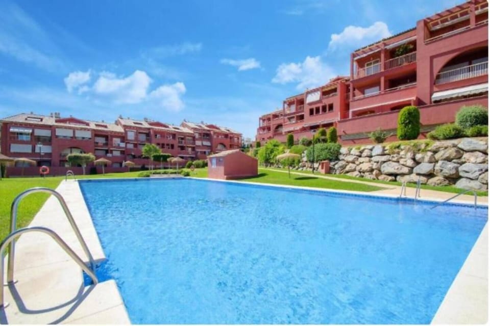 Marina Breeze Home Piscina Wi-Fi 2 Dorm 4 Pax Apartment in Benalmadena