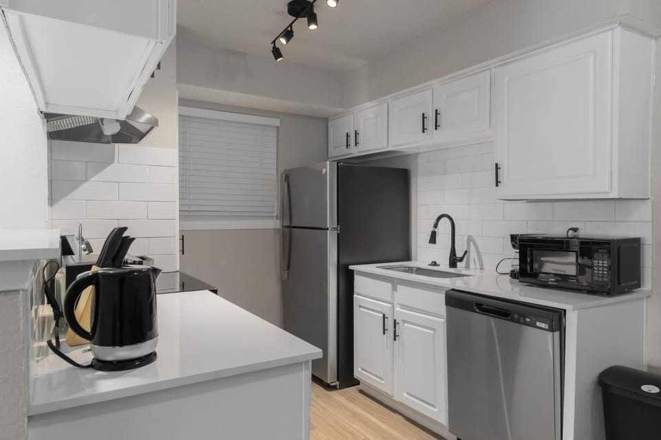 The Landry 157 Spacious and Cozy 1 Bedroom 1bth Apartment in Arlington