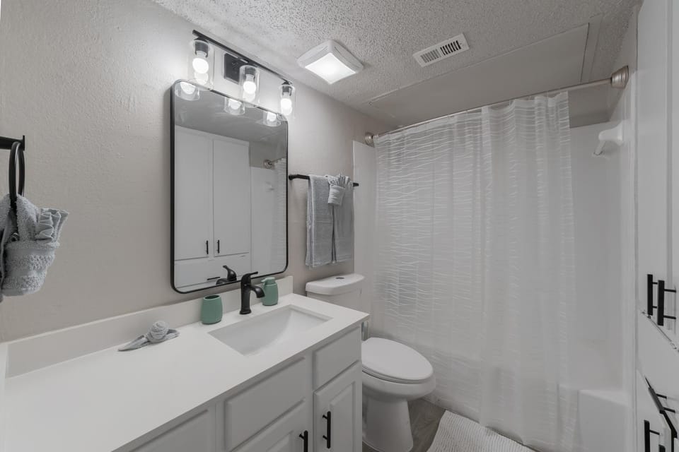 The Landry 157 Spacious and Cozy 1 Bedroom 1bth Apartment in Arlington