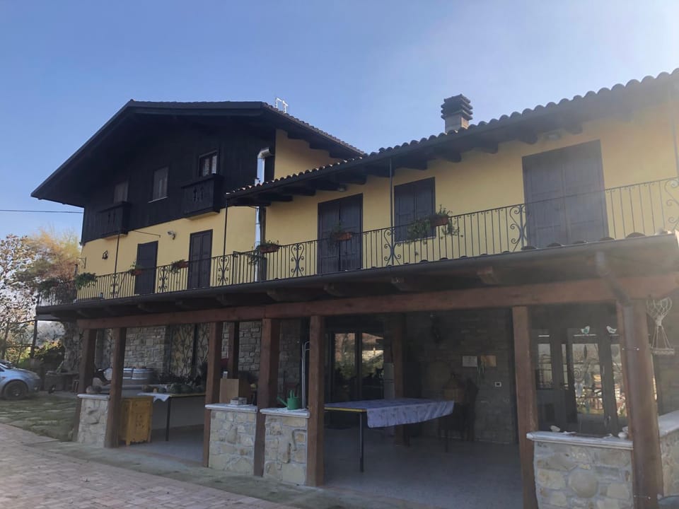 Property building, Balcony/Terrace