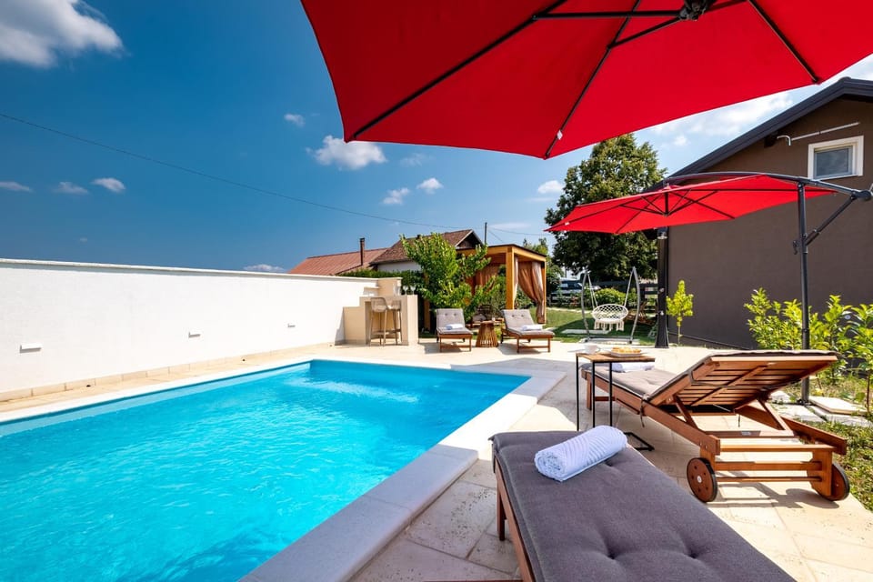 Patio, Day, Pool view, Swimming pool, sunbed