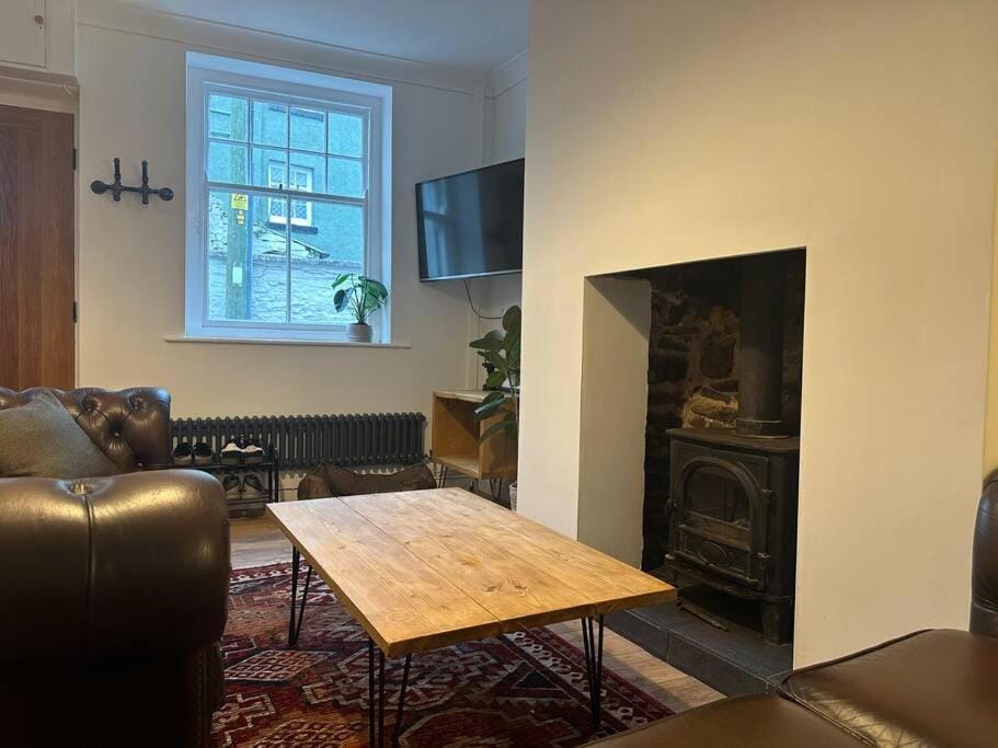 TV and multimedia, Living room, Seating area