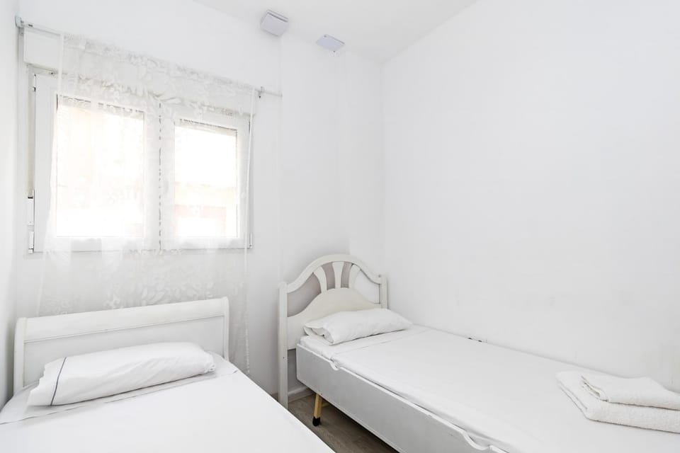 Apartamento 2 Hab Adaptado con AC junto al Hospital Arnau Apartment in Valencia