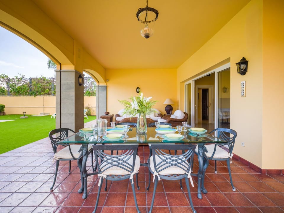 Day, Balcony/Terrace, Living room, Dining area