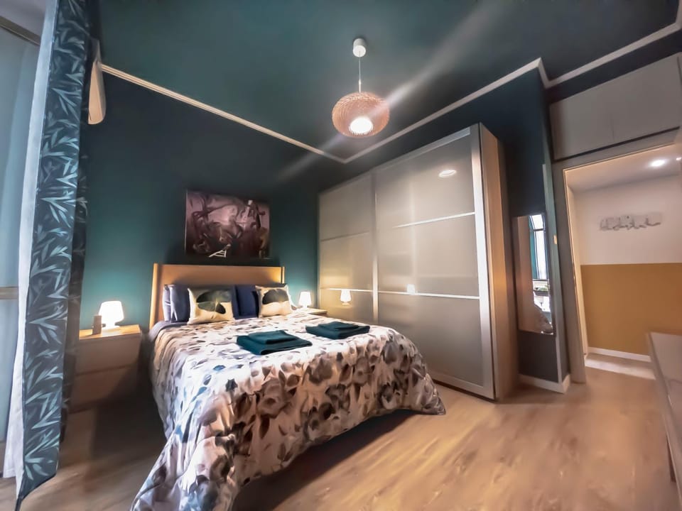 Bedroom, air conditioner