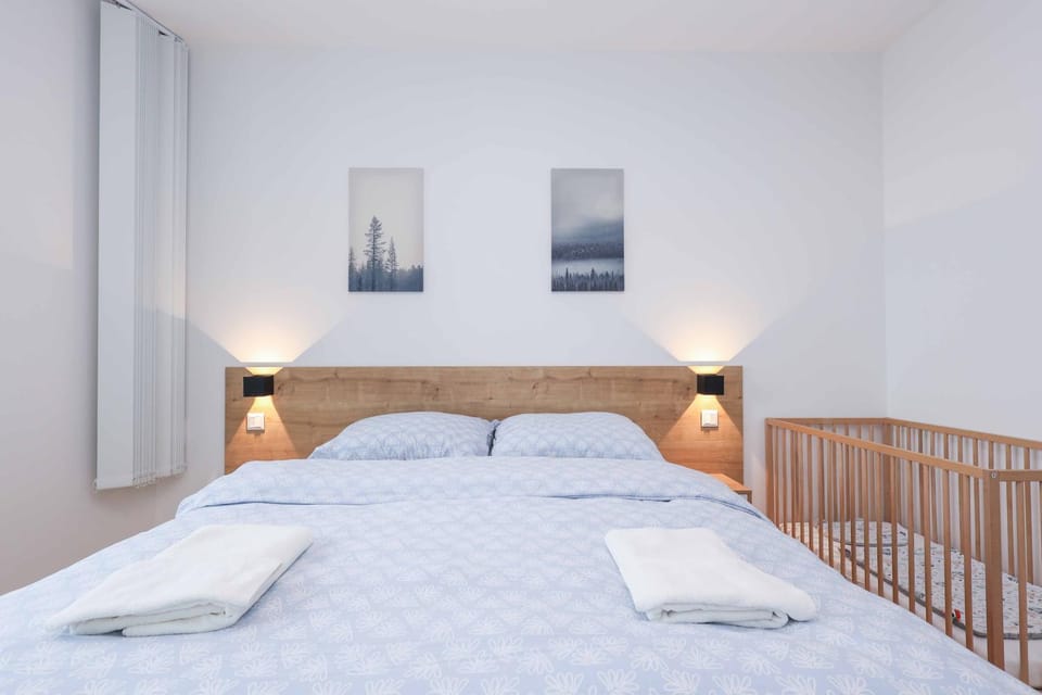 Skypark Tower 3-2 bedroom luxe apartment with free parking Apartment in Bratislava