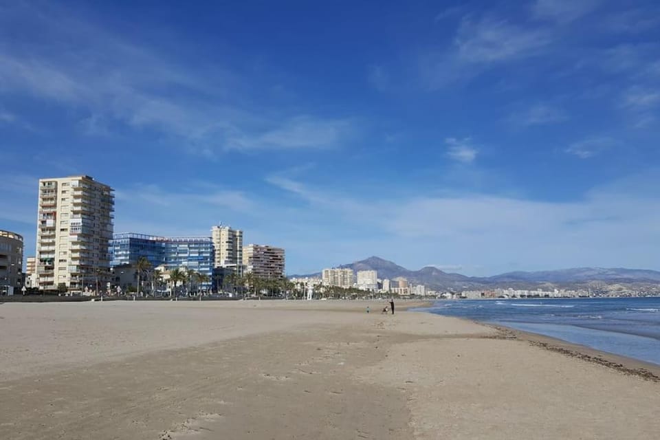 Playa primera linea Sunny in front of the sea Apartment in Alicante