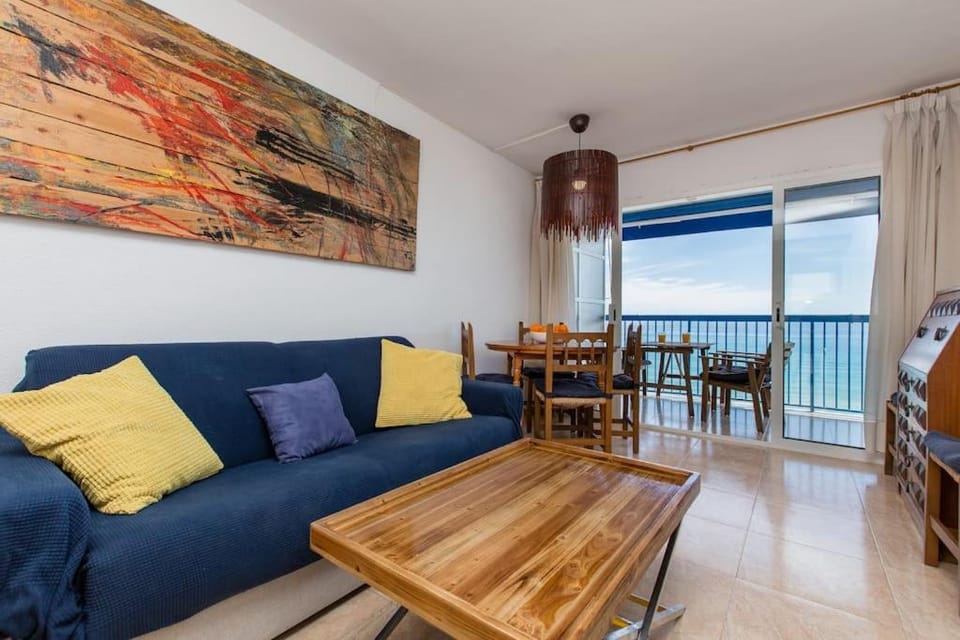 Beachfront , ninth floor Apartment in Alicante