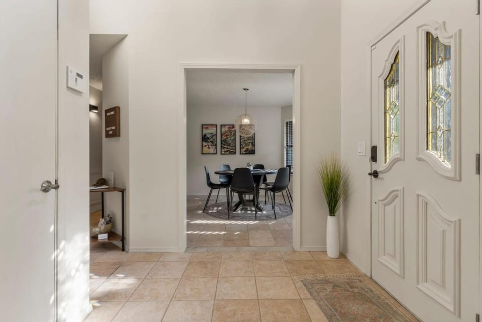 Turkey Mountian Trailside by Tulsa Getaways House in Tulsa