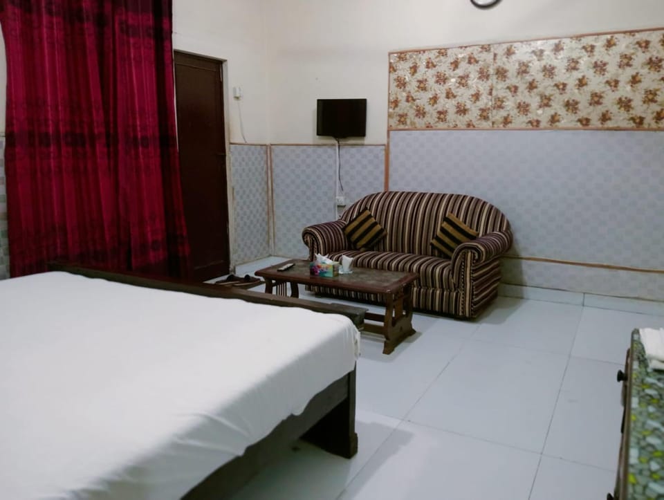 TV and multimedia, Photo of the whole room, Seating area