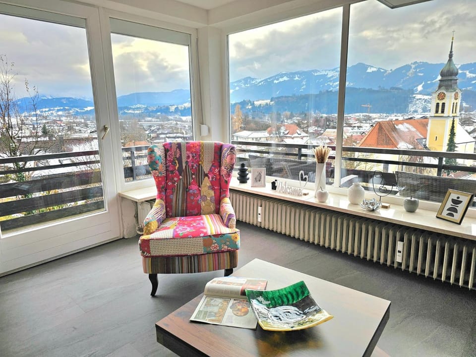 Living room, Mountain view