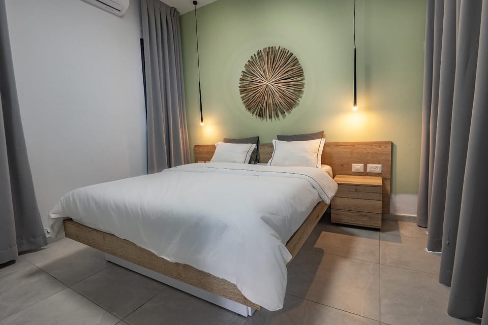 Bed, Bedroom, air conditioner