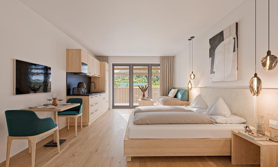 Bed, Kitchen or kitchenette, Bedroom