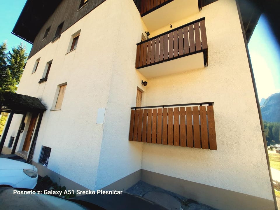 Property building, View (from property/room)