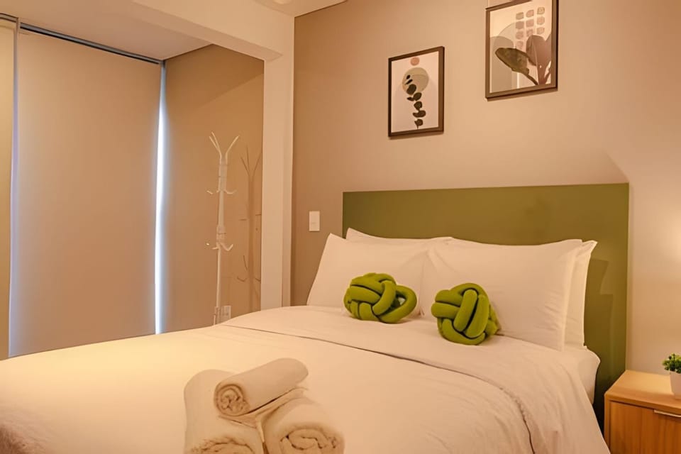 Bed, View (from property/room), Photo of the whole room, Bedroom