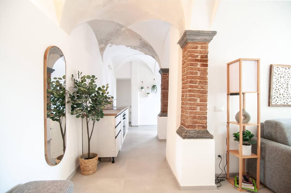 Kitchen or kitchenette, Living room, Seating area, oven