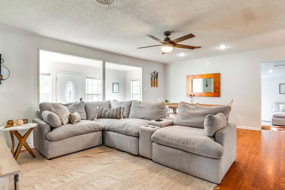 < 1 Mi to Boat Ramp: Lake Livingston Retreat! House in Lake Livingston