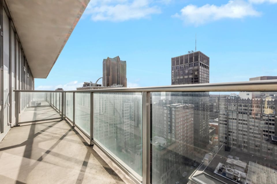 Towers at Opop 2102 Spacios and Cozy 1 bd 1 b Apartment in Saint Louis