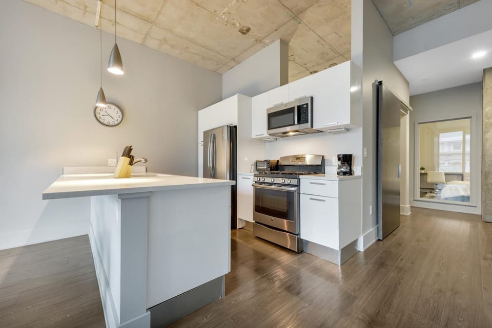 Towers at Opop 604 Spacios and Cozy 2 bd 1 b Apartment in Saint Louis