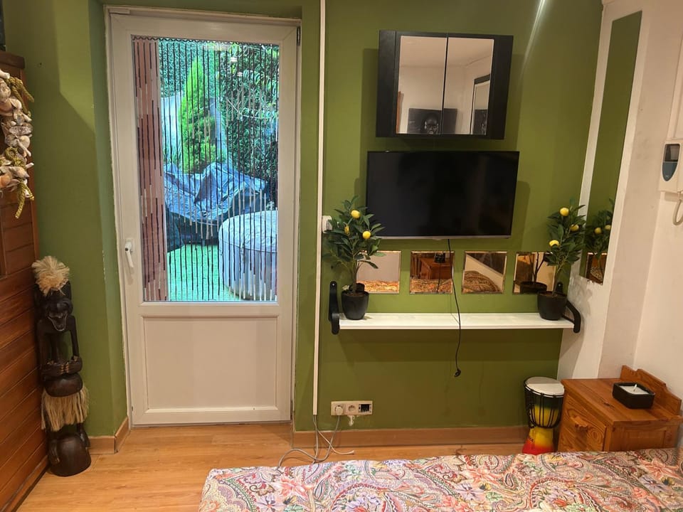 Tropical Room Bed and Breakfast in Brussels