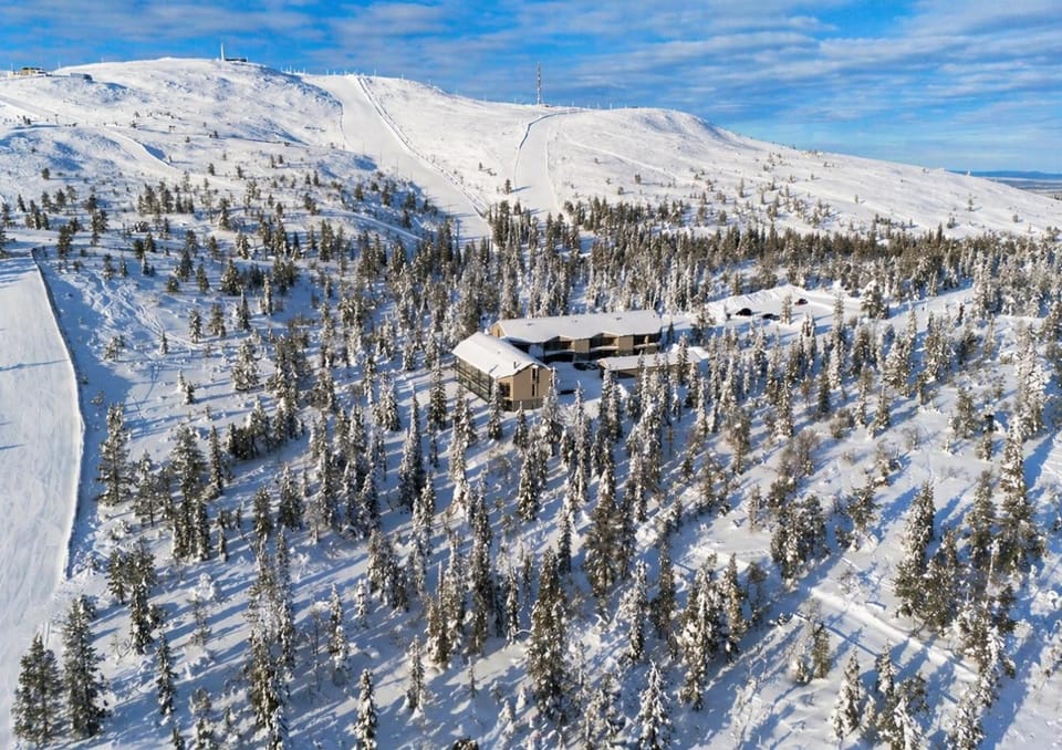 AuroraLevi Suites Utsuvaara Northern Lights Retreat, Ski-In-out, 2 ski pass included to price Apartment in Lapland
