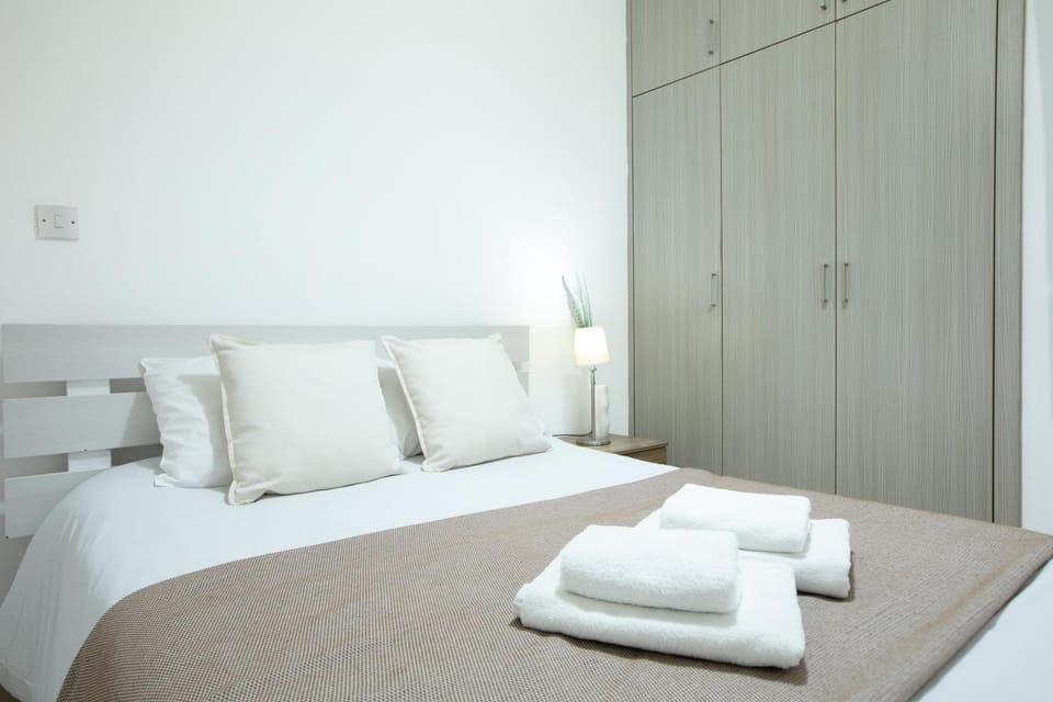 Bed, Photo of the whole room, Bedroom, towels, wardrobe