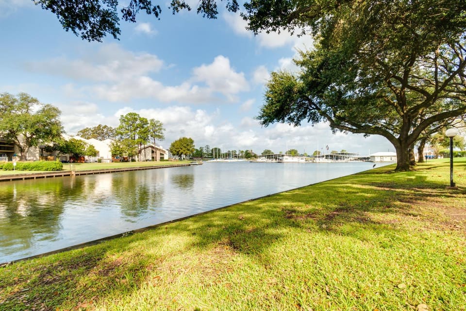 Waterfront Condo on Lake Conroe w/ Boat Launch! House in Lake Conroe