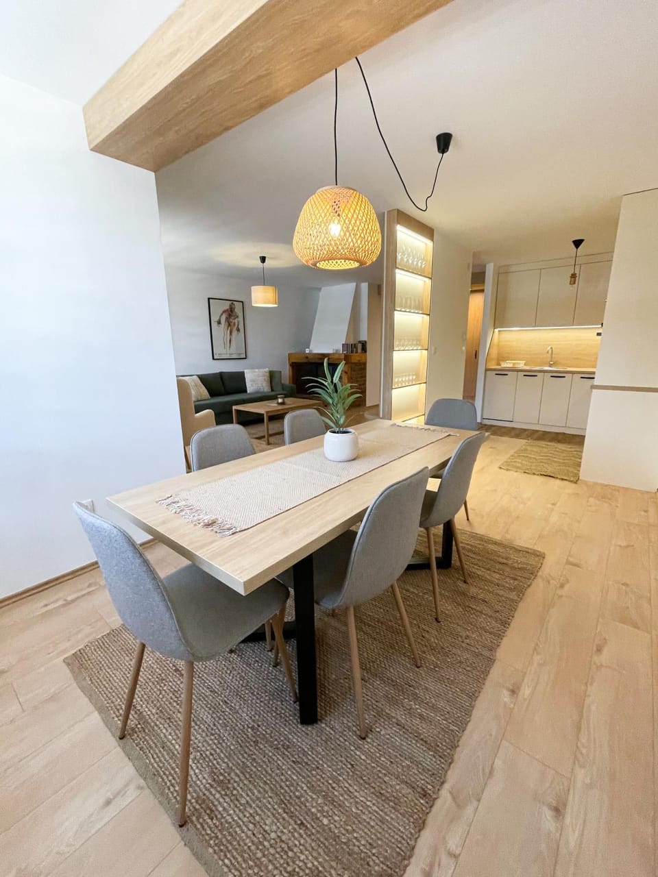 Living room, Dining area