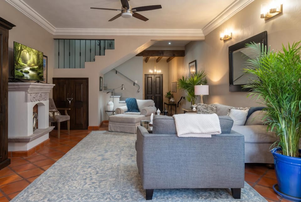 TV and multimedia, Living room, Seating area