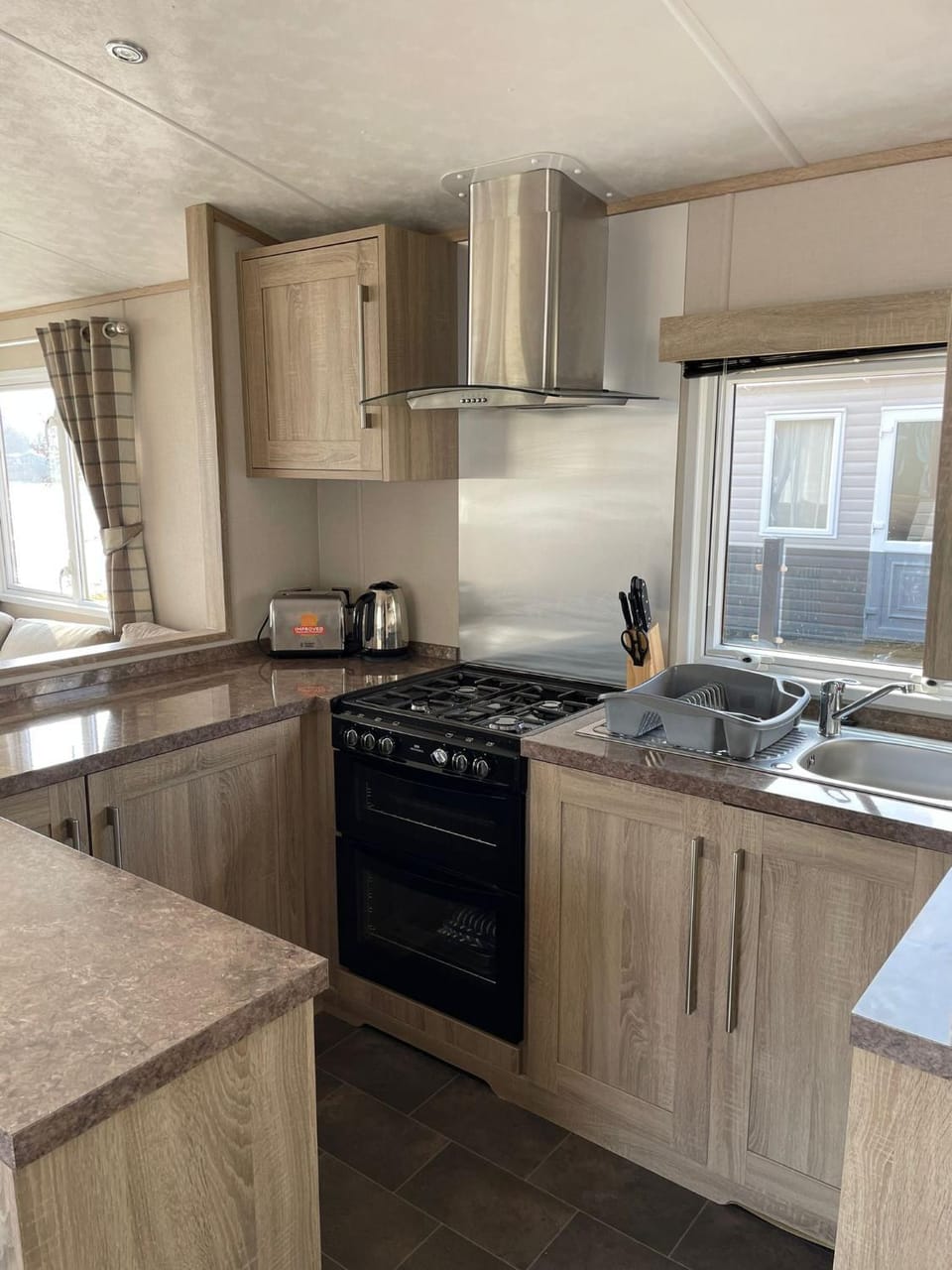 The Lakeside 55 Caravan 8 Bert with Hot Tub at Tattershall Lakes House in Tattershall