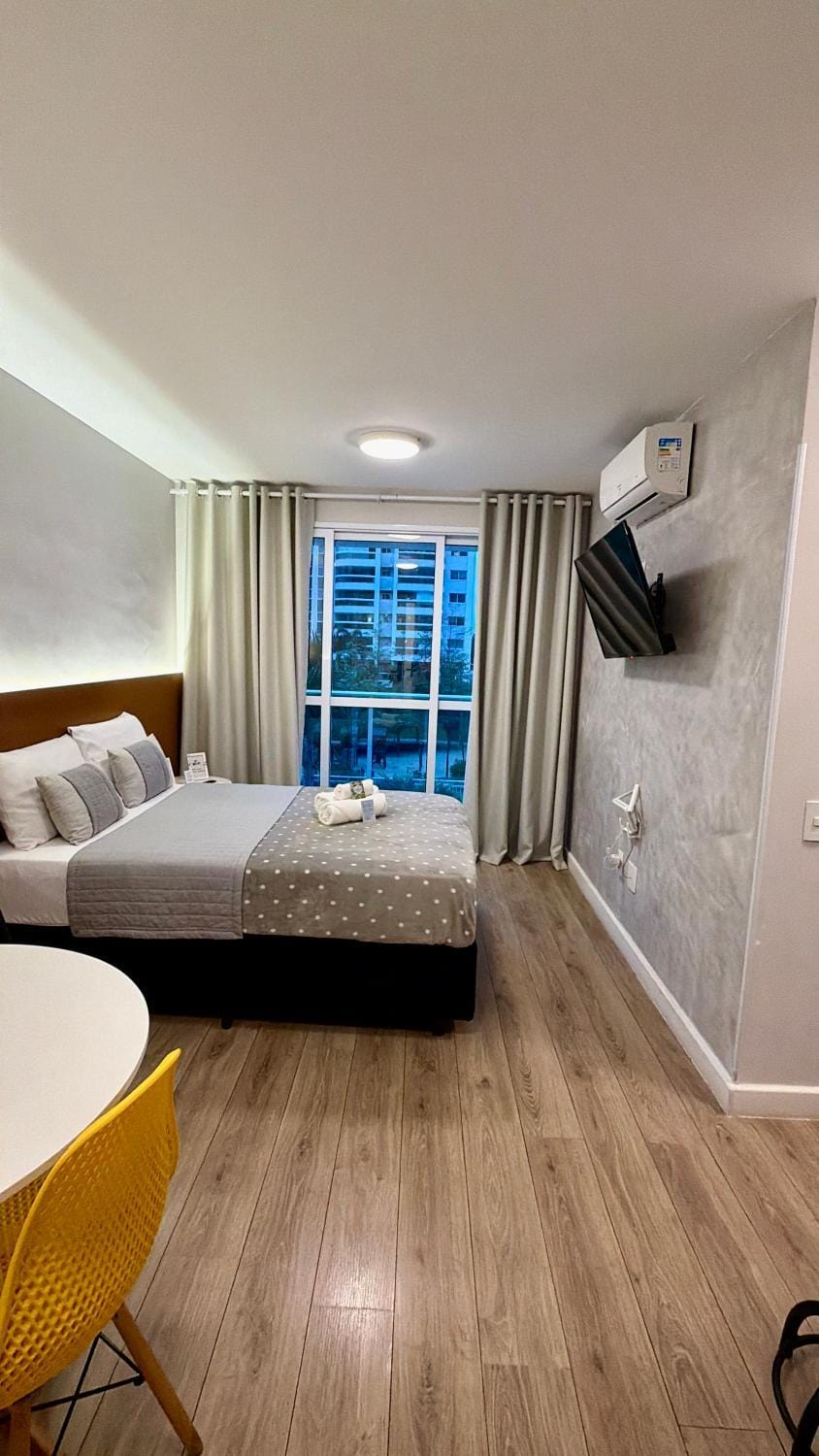 Bed, TV and multimedia, Bedroom, air conditioner