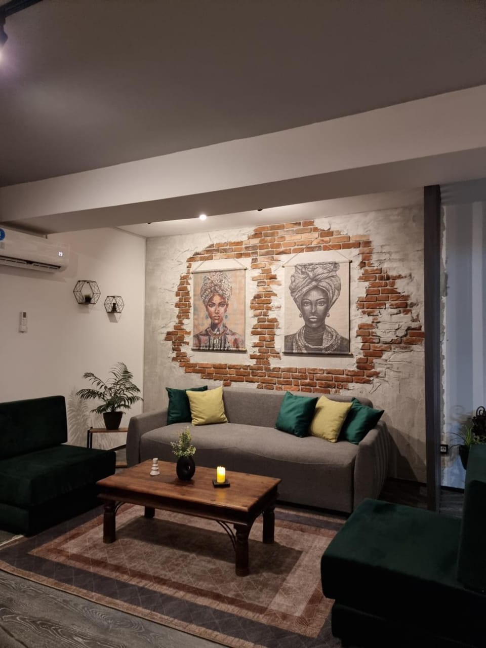 Vintage Luxe Loft - City Centar Apartment in Skopje