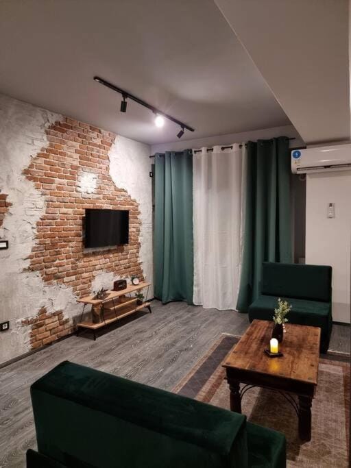 Vintage Luxe Loft - City Centar Apartment in Skopje