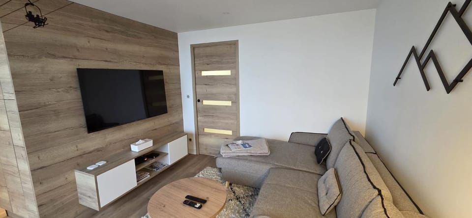 Appartement premium entièrement rénové - 100m Alpe express - Retour ski aux pieds Apartment in Huez