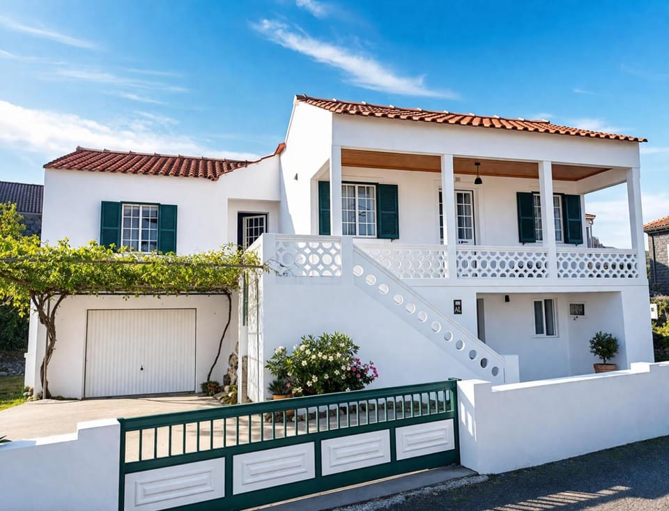 Property building, Garden, Balcony/Terrace