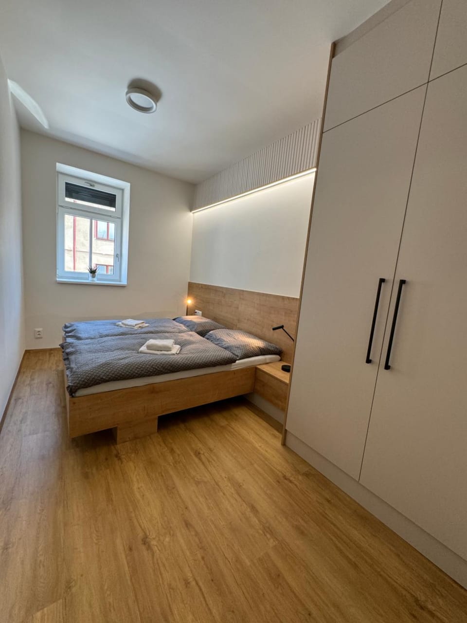 Bed, Photo of the whole room, Bedroom, wardrobe