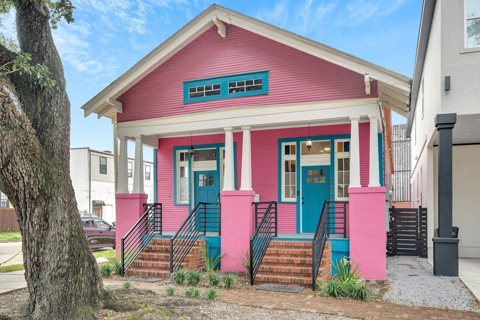 Bright home w deck near City Park House in New Orleans