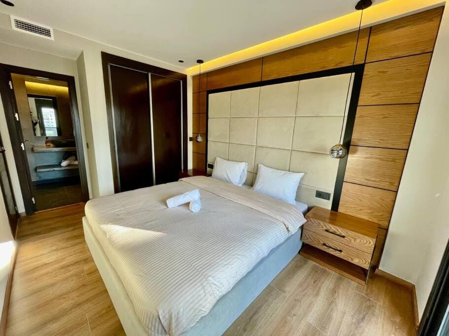 Bed, Photo of the whole room, Bedroom, towels, wardrobe