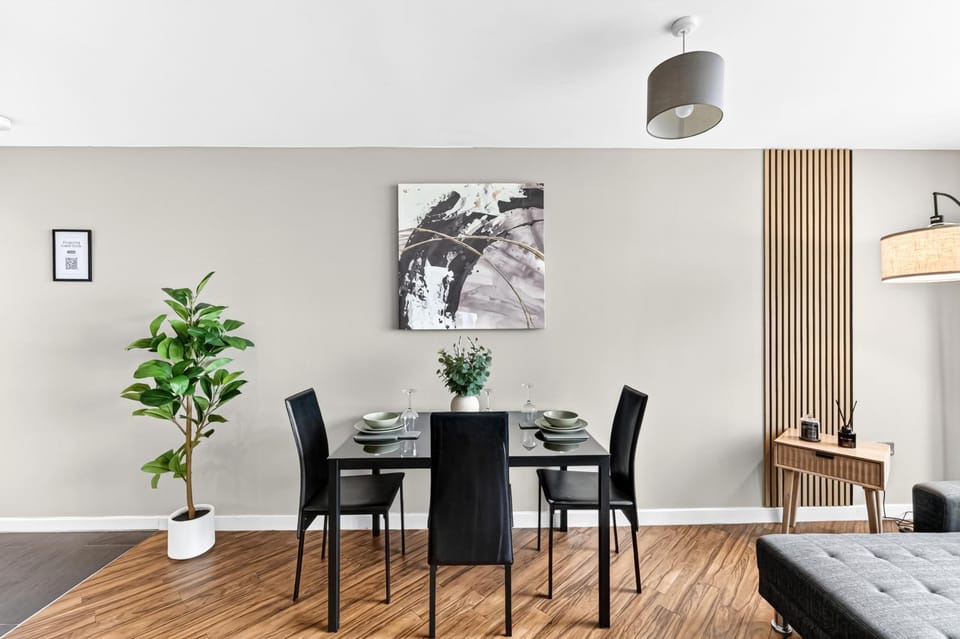 Seating area, Dining area