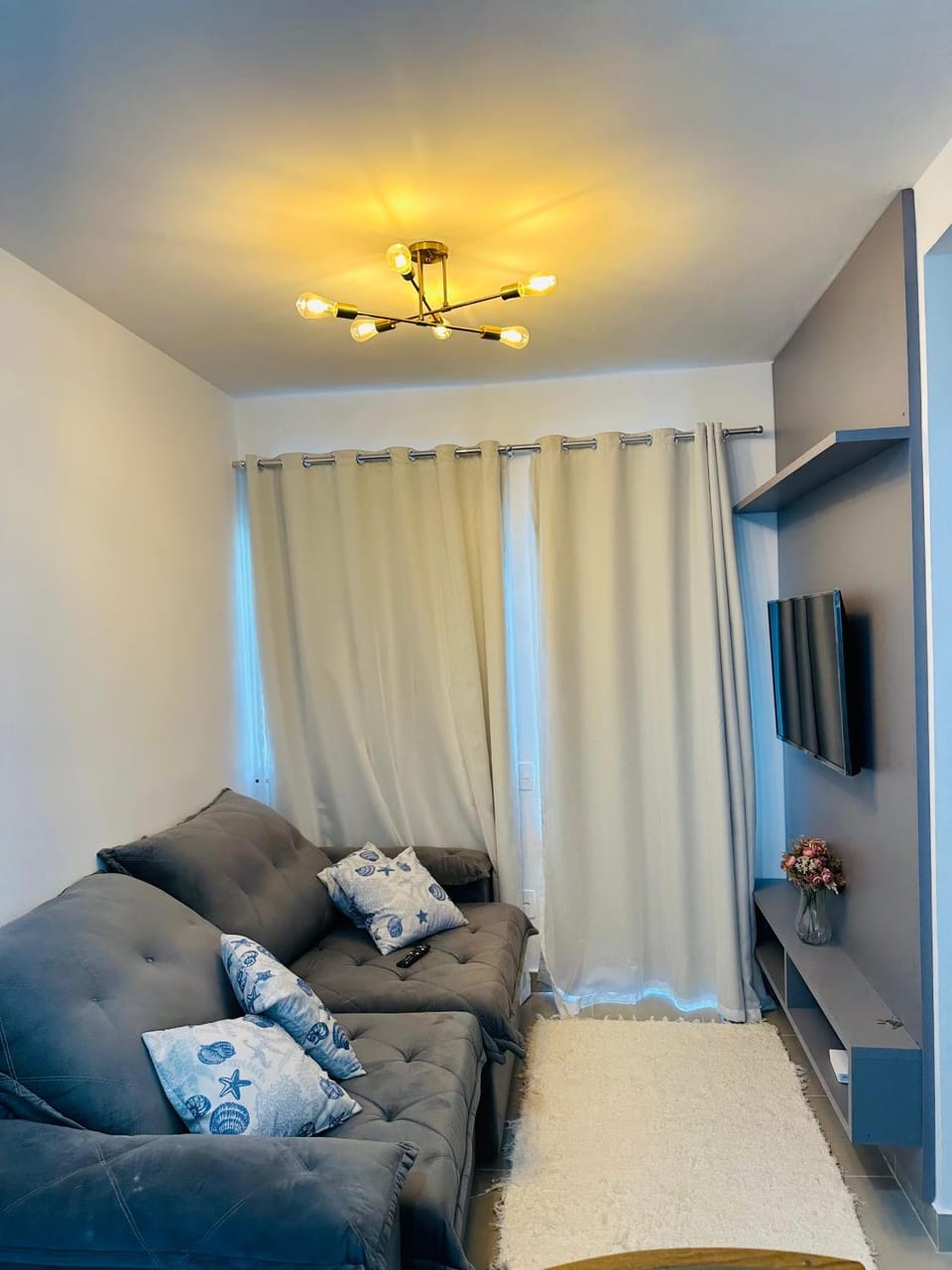 Aconchego da Alê em Porto, Ar condicionado e Piscina, Apartamento inteiro, Cozinha completa, Wifi, 02 Quartos confortáveis, travesseiro nasa , Colchão confortável ideal para férias descanso lazer ou negócios Apartment in Porto Seguro