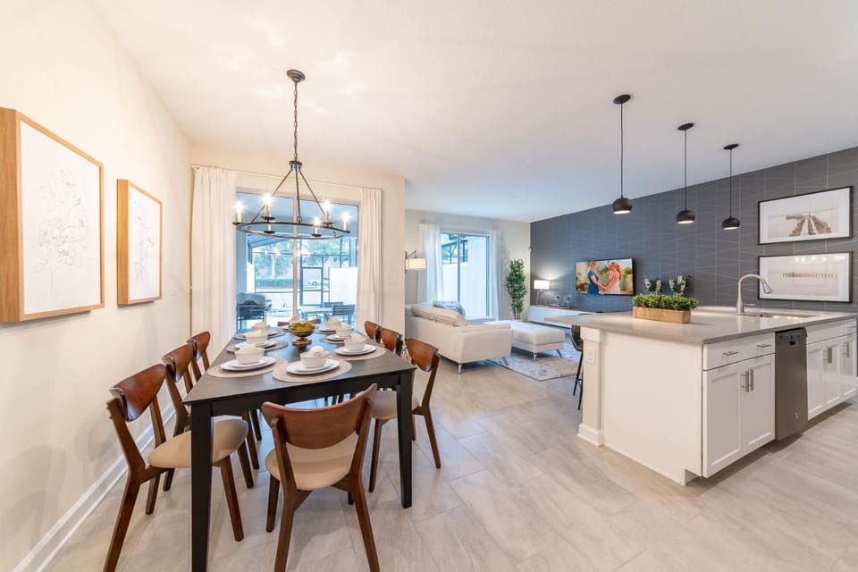 Beautiful Storey Lake Retreat Minutes from Disney House in Kissimmee