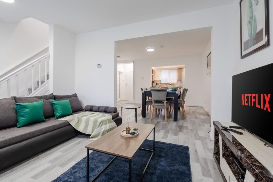 Communal lounge/ TV room, TV and multimedia, Living room