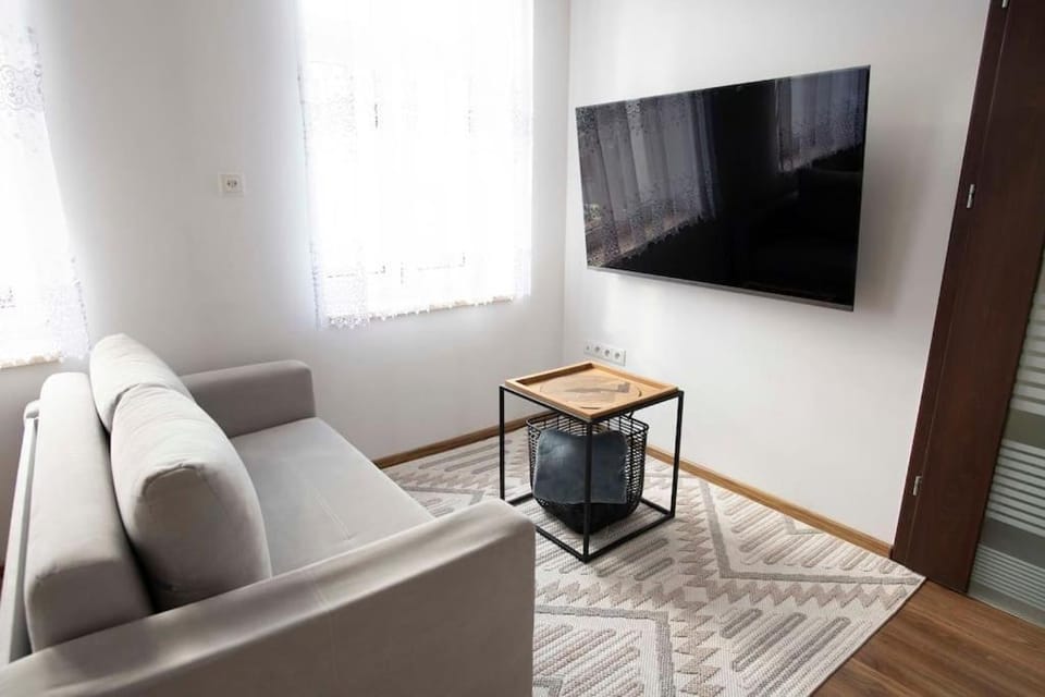 Communal lounge/ TV room, TV and multimedia