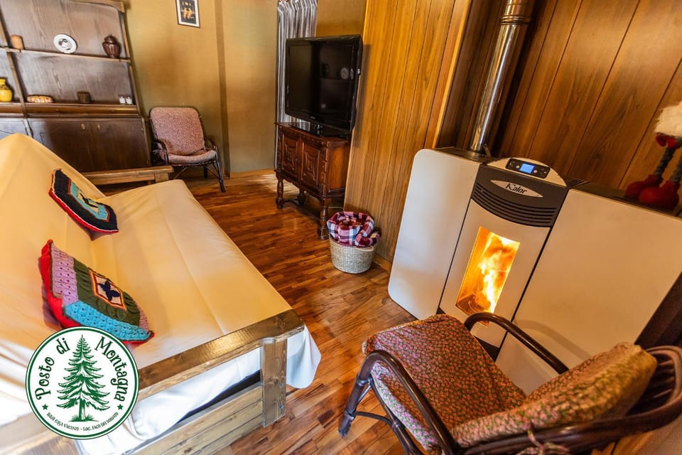 POSTO DI MONTAGNA - elegante appartamento di 3 camere nella quiete della natura, arredato in vero stile casa di montagna, FREE WiFi - Netflix, Disney, Dazn, Prime Video, Infinity Apartment in Calabria