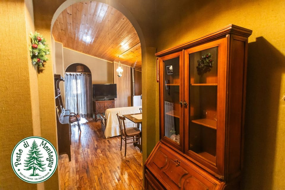POSTO DI MONTAGNA - elegante appartamento di 3 camere nella quiete della natura, arredato in vero stile casa di montagna, FREE WiFi - Netflix, Disney, Dazn, Prime Video, Infinity Apartment in Calabria