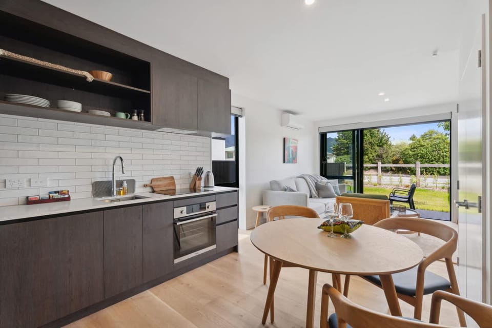 Ruru Retreat House in Wanaka