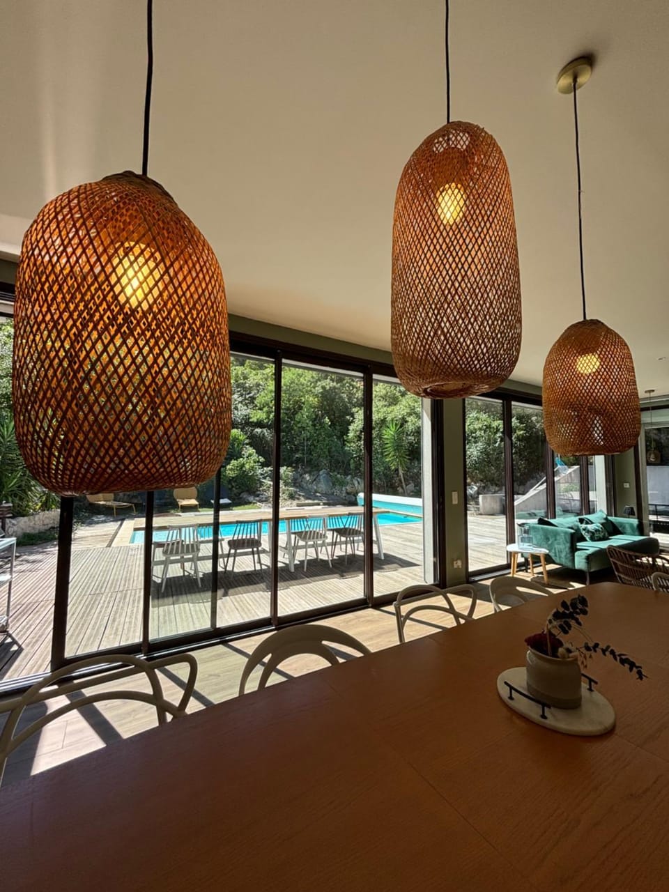 Living room, Pool view, Meals